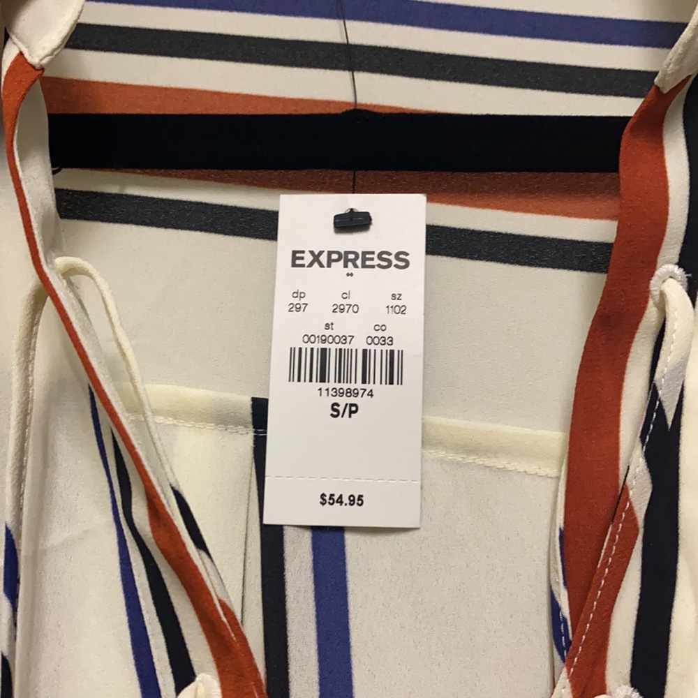 Express Blouse - Picture 2 of 2